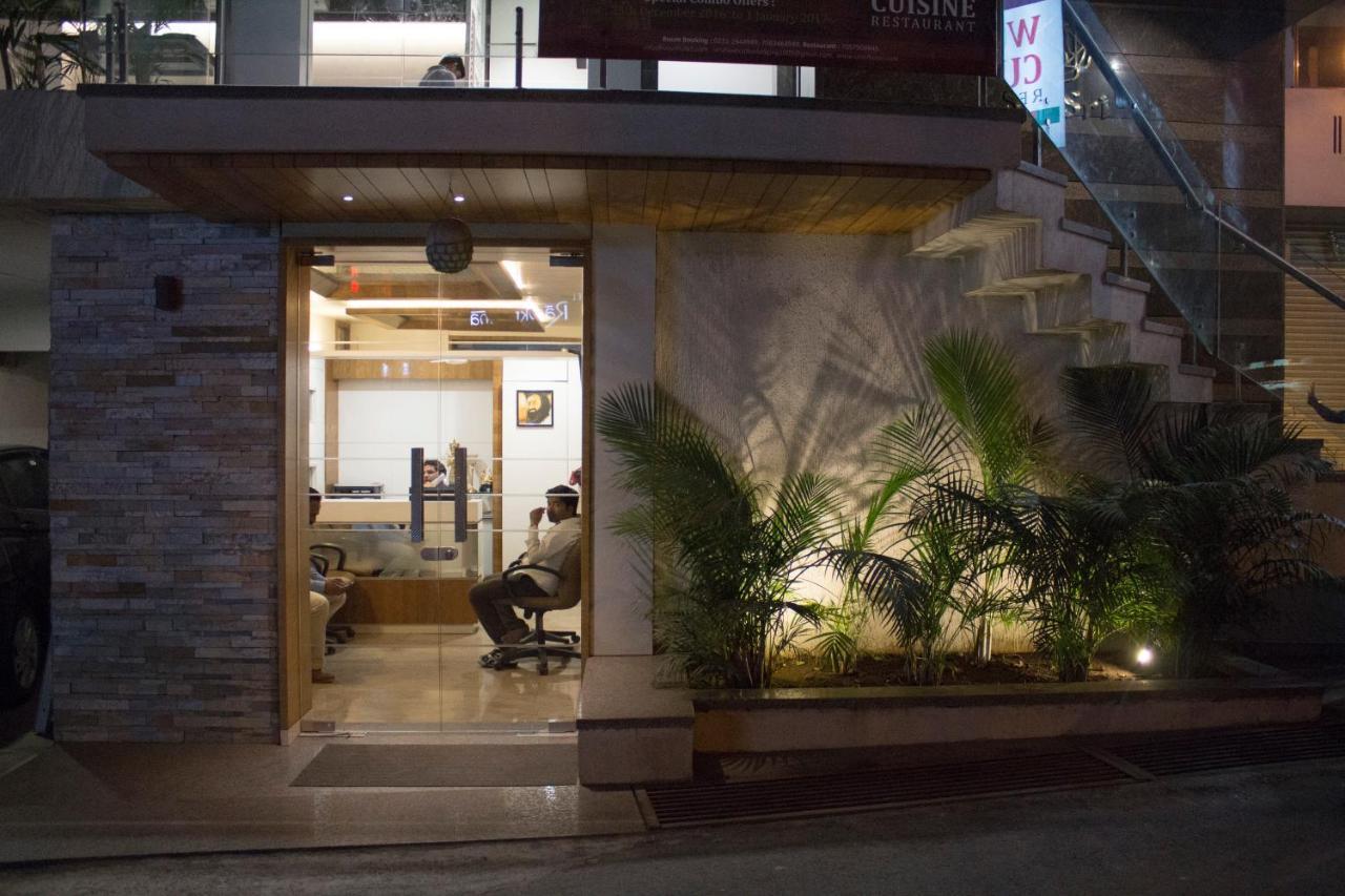 Hotel Sri Sri Executive, Kolhapur Exterior photo